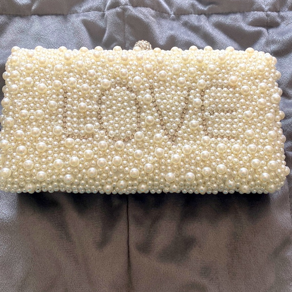Clutch Pearl